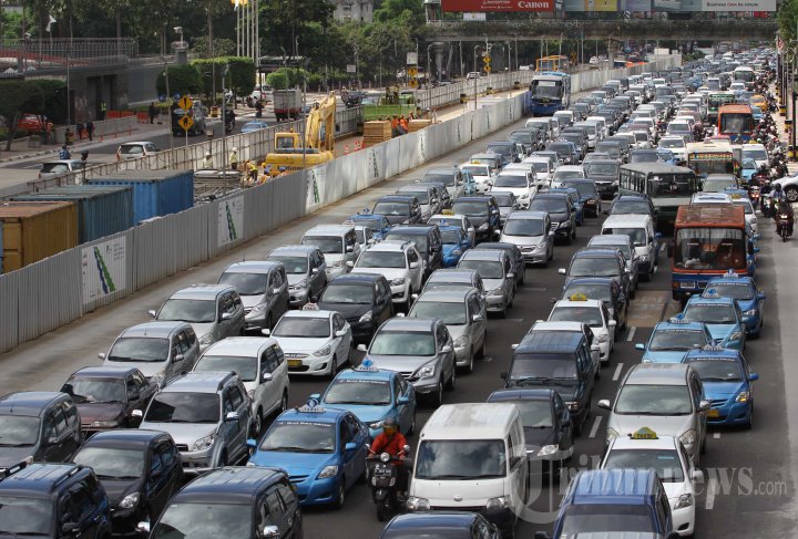 Pembangunan Stasiun Mass Rapid Transit (MRT)