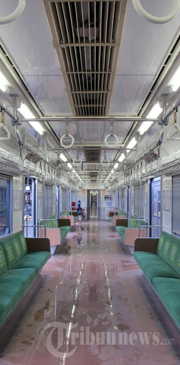 Gerbong KRL Lengang