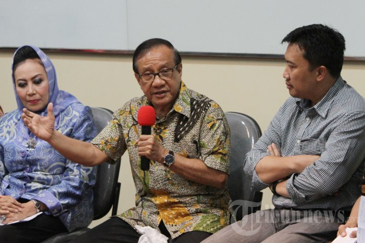 Diskusi Politik Membaca Arah Koalisi Parpol