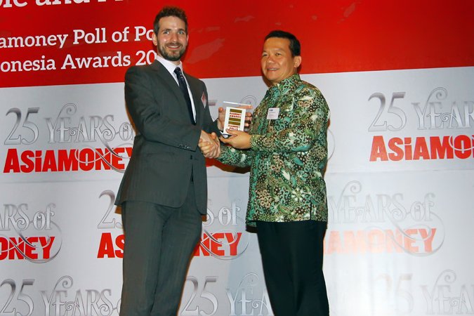 20140414_165810_pertahankan-prestasi-bca-dianugerahi-asiamoney-award-untuk-yang.jpg