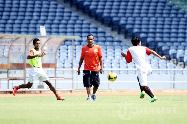 Pelatih Persija U-21 Blitz Tarigan