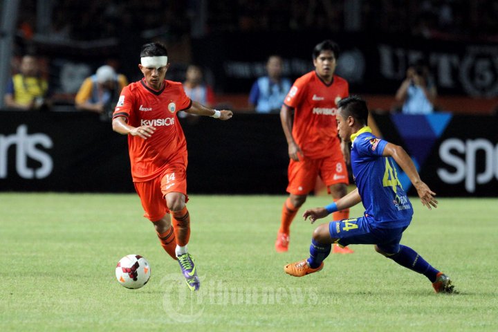 Ismed Hadang Bola IG Sukadana
