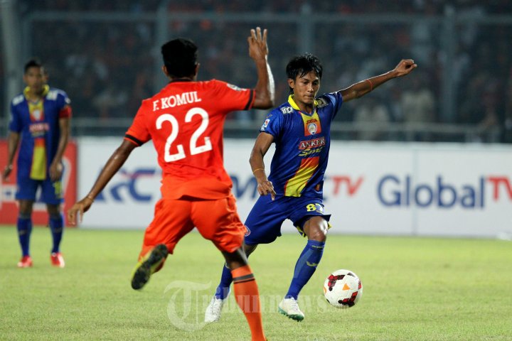 Komul Menghadang Bola Alfarizi
