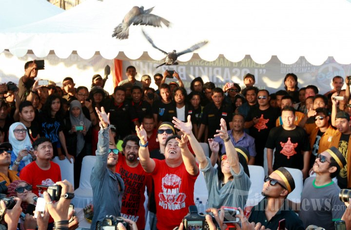 Slank Kunjungi Pantai Losari Makassar