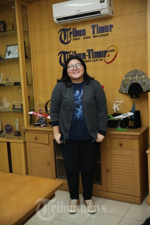 Yuka Idol Kunjungi Tribun Timur