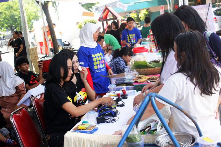 20140612_120150_pesta-kuliner-gebyar-tahapan-bca-cirebon.jpg