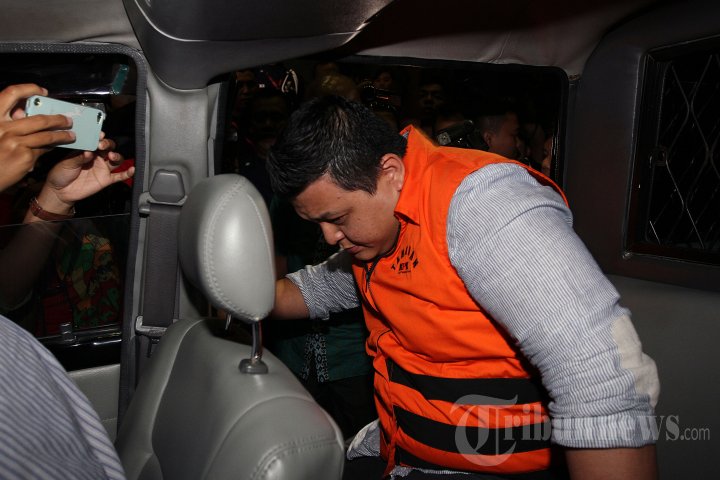 Teddy Renyut Ditahan KPK