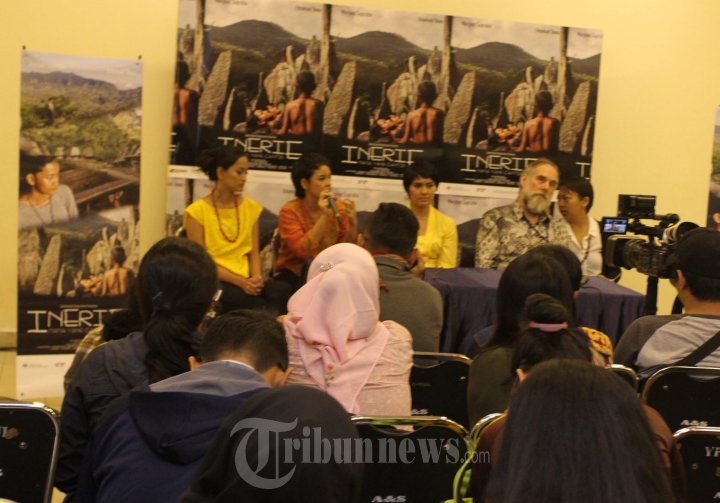 Jumpers Film Inerie Mama Yang Cantik