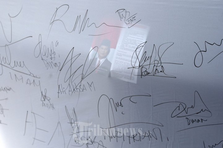 Cap Jempol Darah Untuk Dukung Prabowo-Hatta