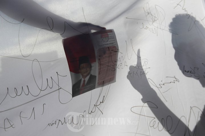 Cap Jempol Darah Untuk Dukung Prabowo-Hatta