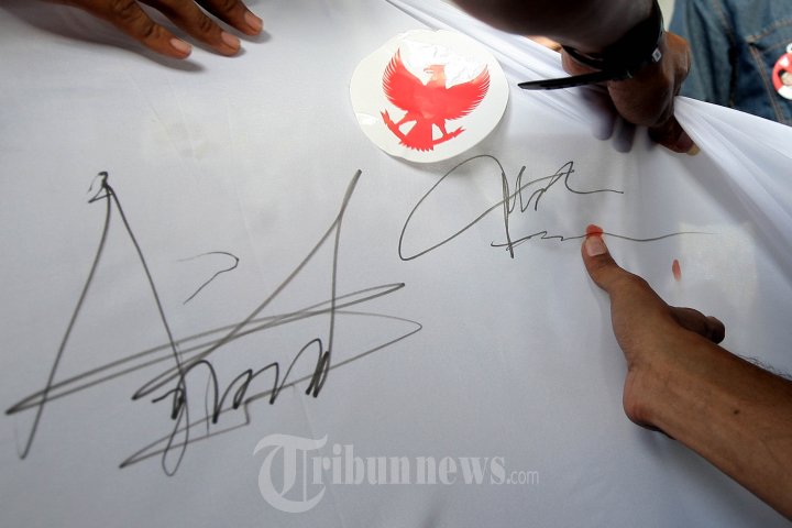 Cap Jempol Darah Untuk Dukung Prabowo-Hatta