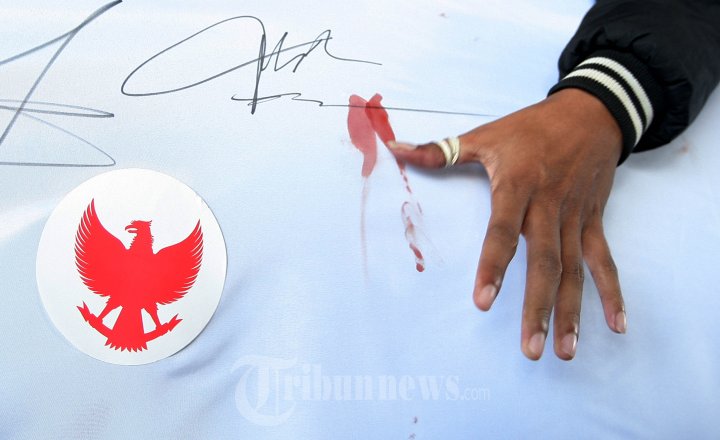 Cap Jempol Darah Untuk Dukung Prabowo-Hatta