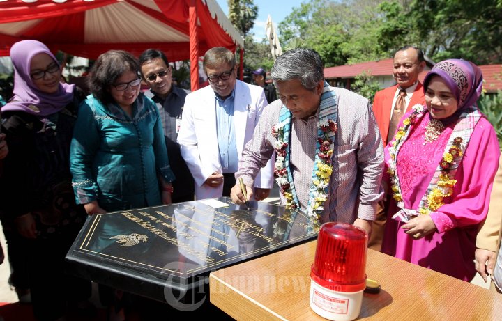 Mendikbud Resmikan Gedung Farmasi Unhas Makassar