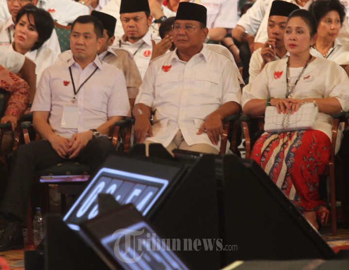 Capres Prabowo Duduk Berdampingan Titiek Soeharto