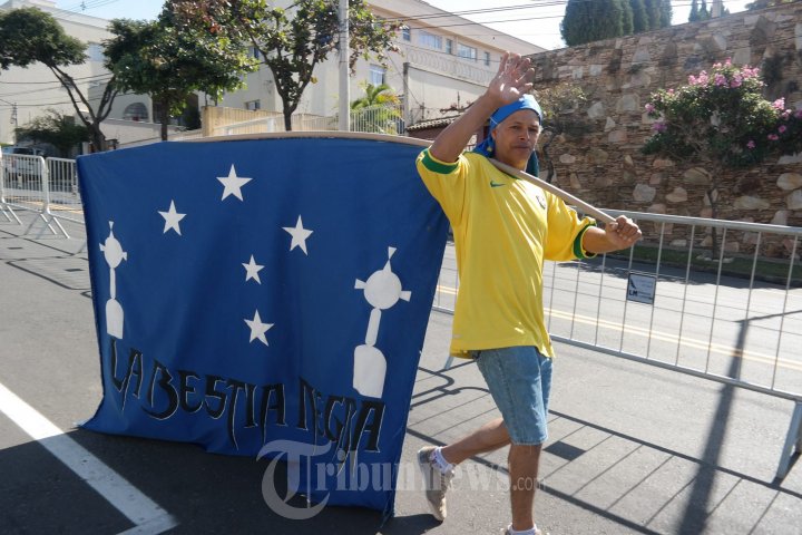 Ekspresi Para Suporter Brasil Menang Lawan Cile