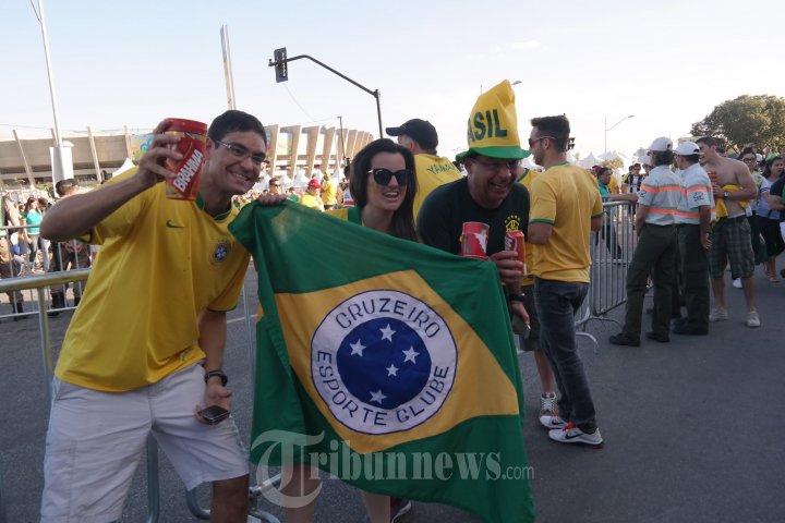 Ekspresi Para Suporter Brasil Menang Lawan Cile