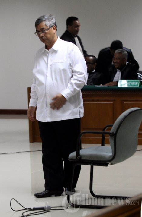 Akil Mochtar Divonis Hukuman Seumur Hidup