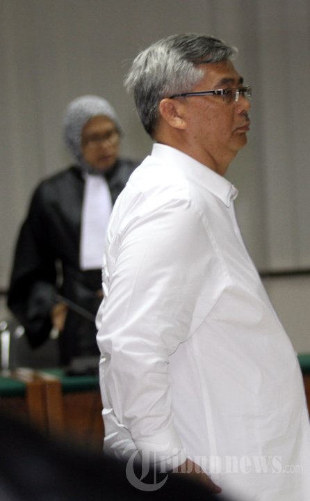 Akil Mochtar Divonis Hukuman Seumur Hidup