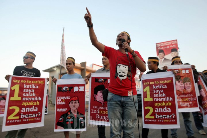 Korps Indonesia Kampanye Anti Rasis dan Bagi Takjil