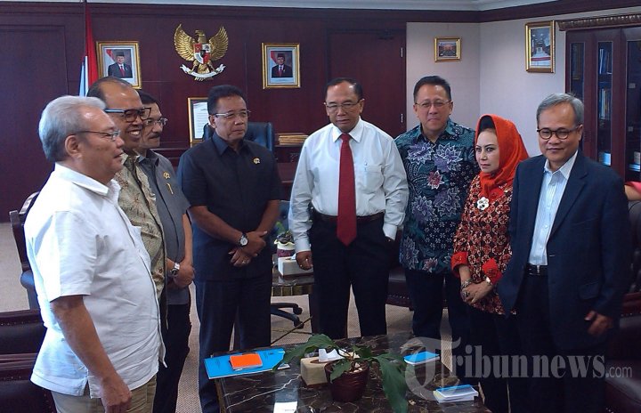 Pertemuan DPR dgn Sejumlah Menteri