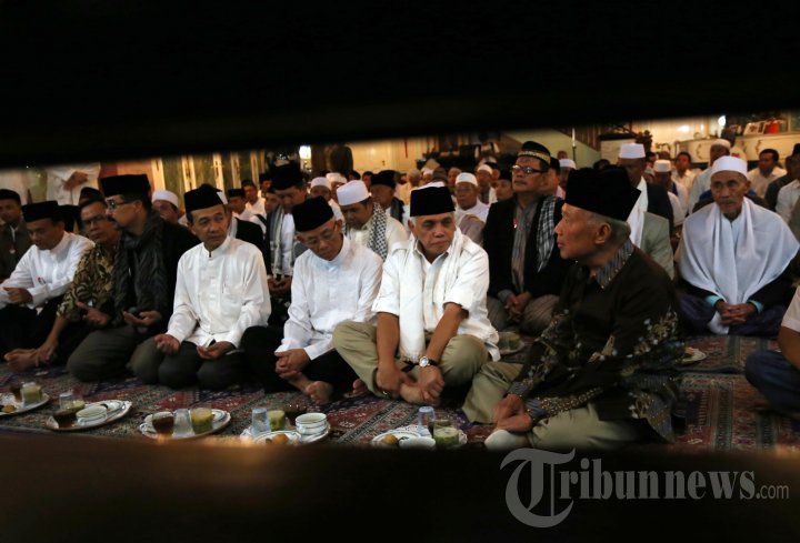 Hatta Rajasa Sowan ke Kediaman Probosutedjo