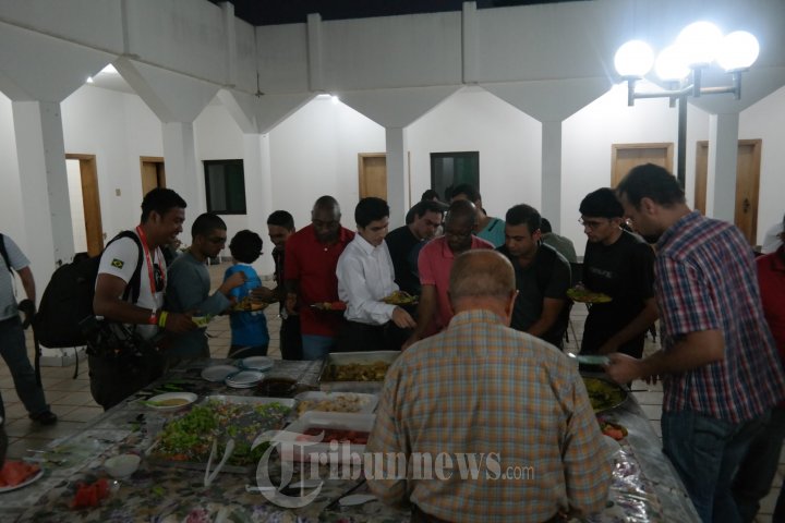 Buka Bersama di Masjid Pusat Islam Brasil