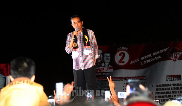Capres Jokowi Mendapat Gelar Kehormatan Ki Jaka Winata