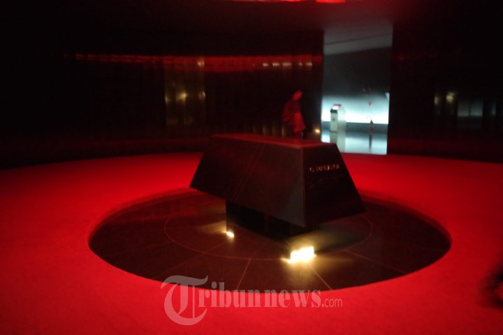 Makam Presiden Juscelino Kubitschek di Museum Brasil
