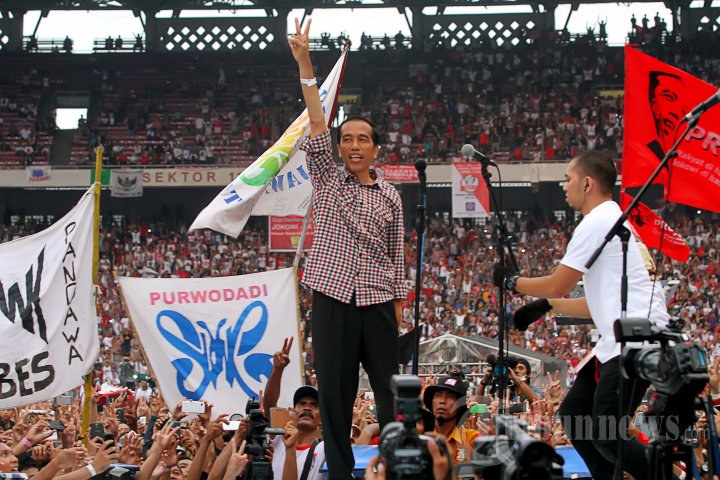 Joko Widodo di Konser Salam 2 Jari