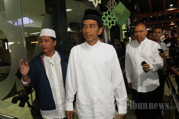 Jokowi dan Istri Berangkat Umrah