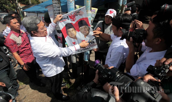 Cabut Alat Peraga Kampanye