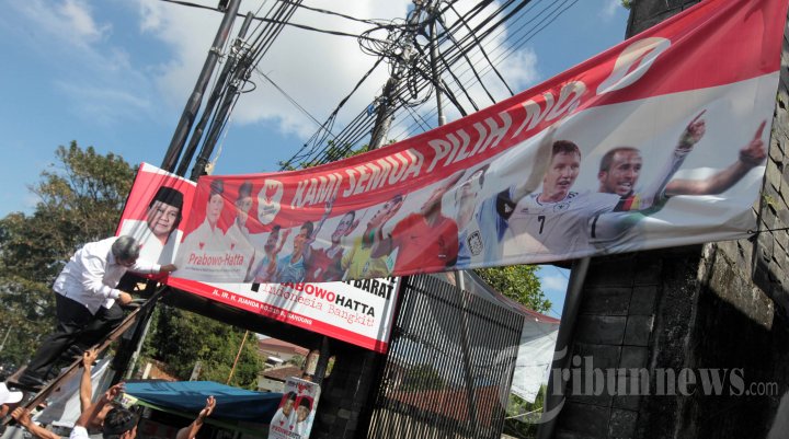 Cabut Alat Peraga Kampanye