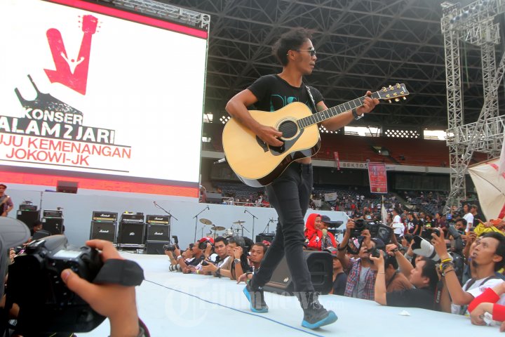 Slank Konser Salam 2 Jari di GBK