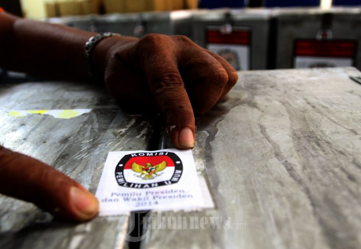 Distribusi Logistik Pemilu 2014