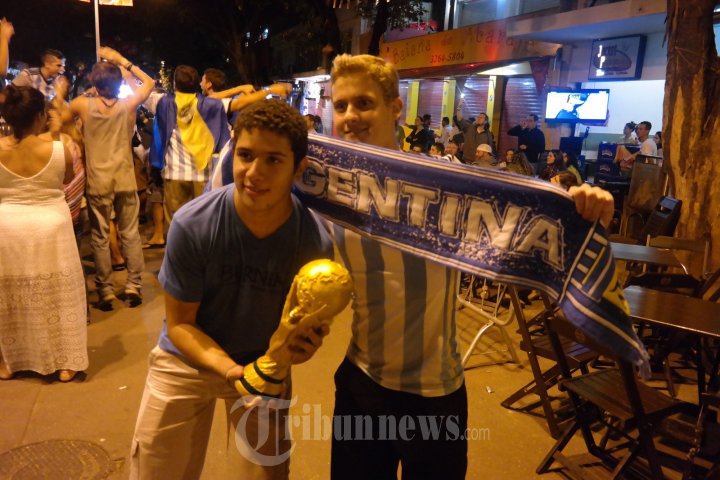 Suporter Argentina Berpesta di Brasil