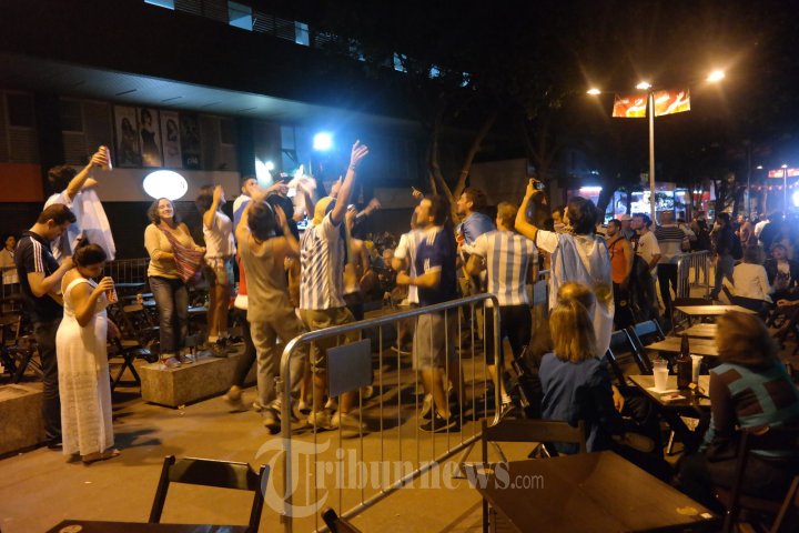 Suporter Argentina Berpesta di Brasil