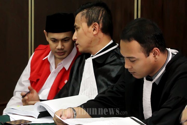 Sidang Perdana Ustad Guntur Bumi (UGB)