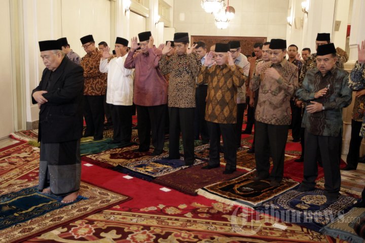 Presiden SBY Sholay Bareng Pasangan Capres-Cawapres