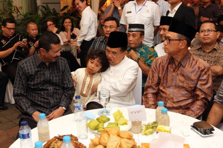 Jusuf Kalla Buka Puasa Bersama di Kediaman Erwin Aksa
