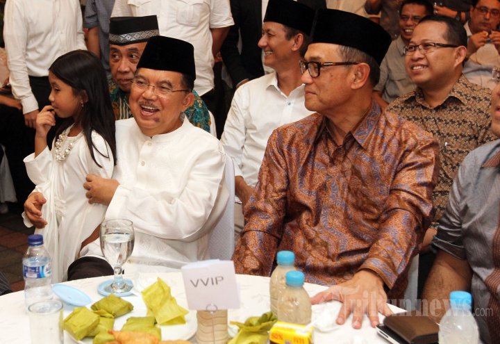 Jusuf Kalla Buka Puasa Bersama di Kediaman Erwin Aksa