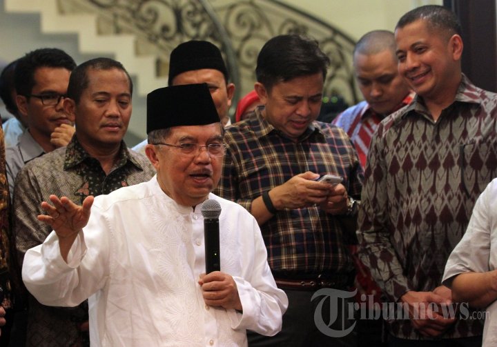Jusuf Kalla Buka Puasa Bersama di Kediaman Erwin Aksa