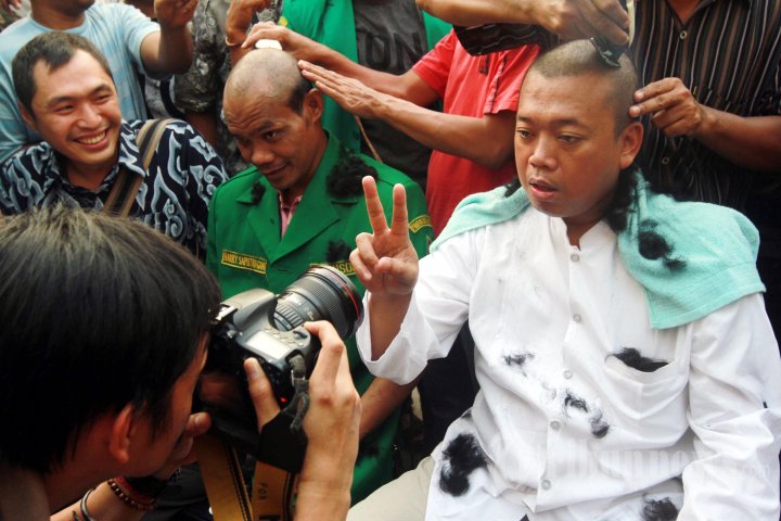 Jokowi Presiden Pemuda GP Ansor Dicukur Botak