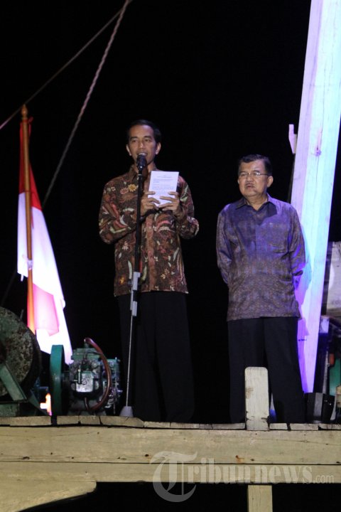 Jokowi-JK Pidato Kemenangan di Atas Kapal Pinisi