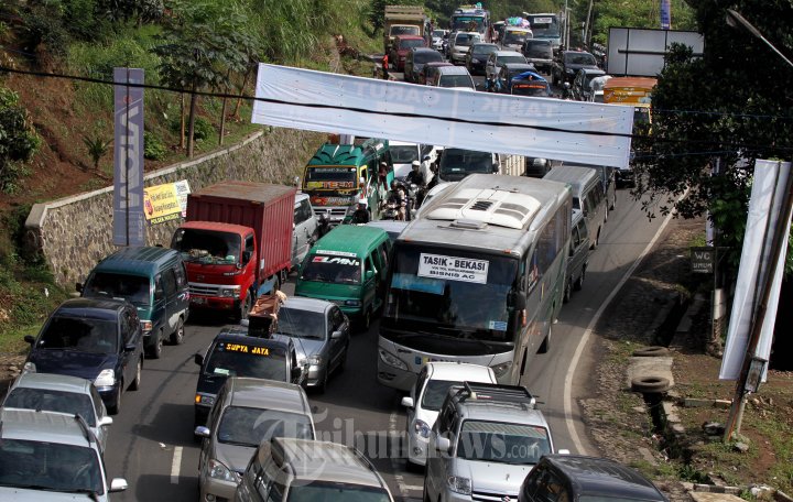 Mudik Lebaran Jalur Nagreg Bandung Mulai Macet