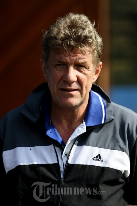 Stefan Hansson Pelatih ISL All Stars