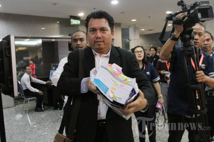 Kuasa Hukum Prabowo-Hatta Serahkan Berkas Revisi