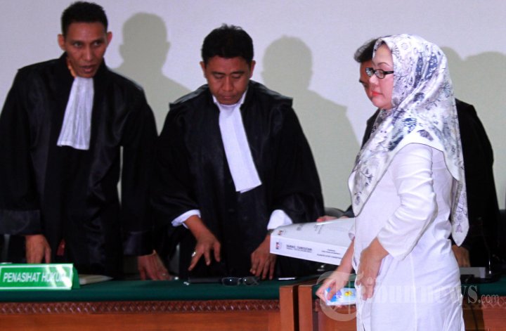 Atut Dituntut 10 Tahun Penjara