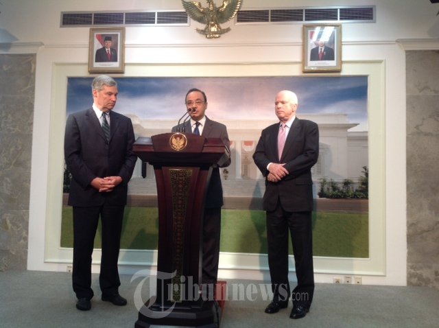 John McCain Konpers Usai Bertemu Presiden SBY