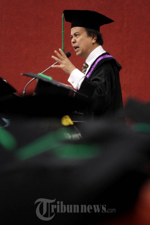 Hafid Abbas Berorasi di Peringatan Dies Natalis Ke-53 UNM