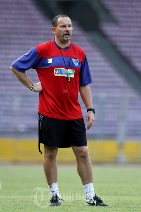 Dejan Antonic Pelatih Pelita Bandung Raya